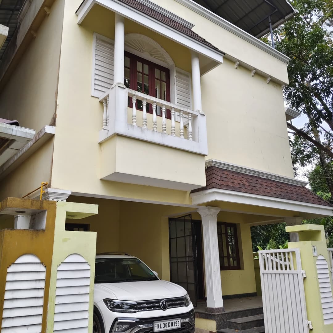 4 Bhk Semi Furnished Villa, Good Residential Area, Main Road Frontage 